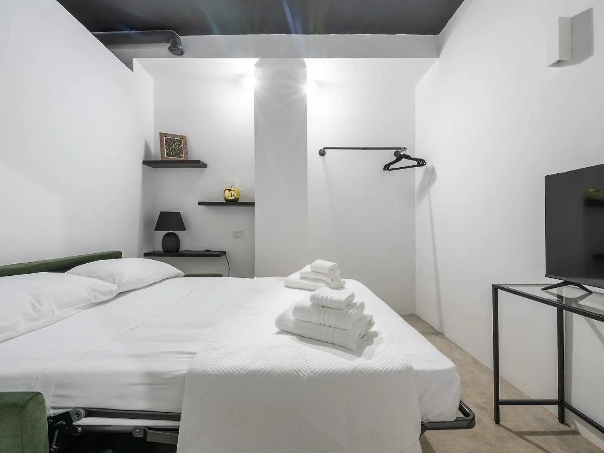 Ex Magazzini Hotel Cagliari 0*,  Olaszország